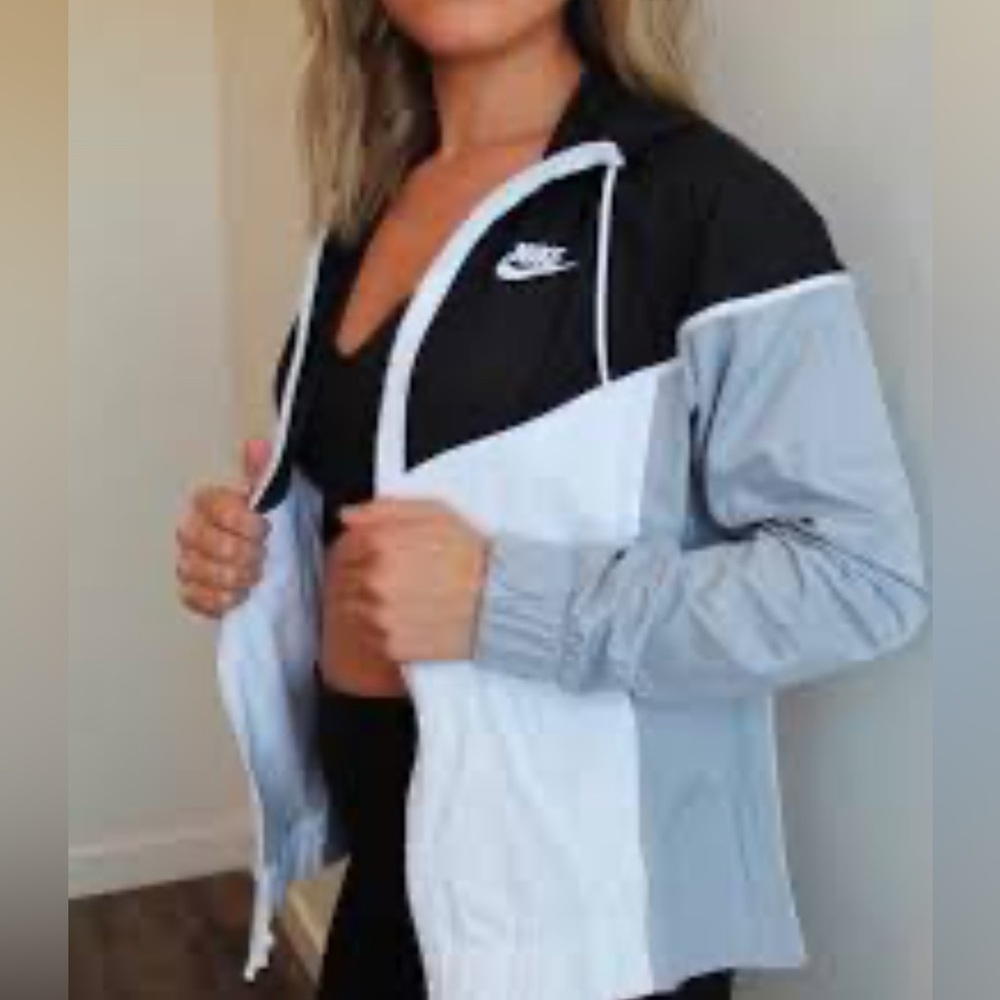 Nwot. Nike windbreaker jacket